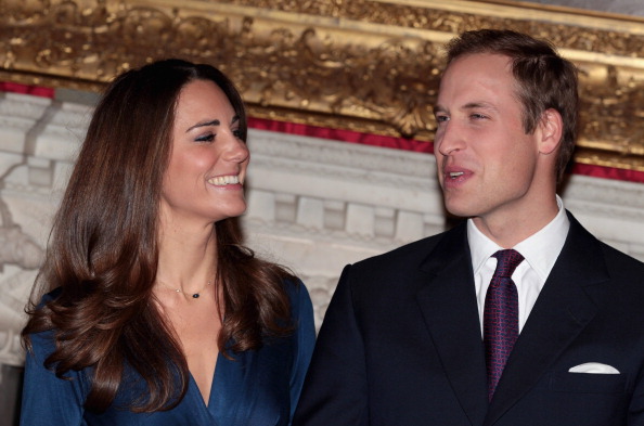 Кейт Миддлтон получила в подарок от  принца Уильяма кольцо его матери – принцессы Дианы. Фоторепортаж. Фото: Arthur Edwards - WPA Pool/Getty Images