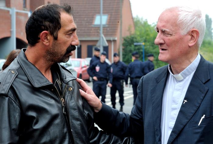 Выселение цыган из лагерей в городе Вильнёв-д’Аск во Франции. 9 августа 2012 г. Фото: PHILIPPE HUGUEN/AFP/GettyImages Выселение цыган из лагерей в городе Вильнёв-д’Аск во Франции. 9 августа 2012 г. Фото: PHILIPPE HUGUEN/AFP/GettyImages