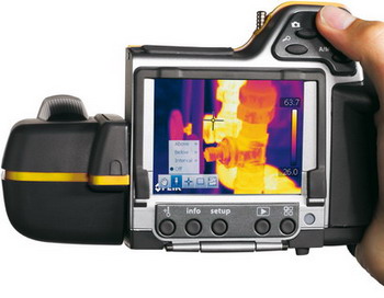 Тепловизор – охота за теплом. Фото с сайта ircam.ru Тепловизор – охота за теплом. Фото с сайта ircam.ru