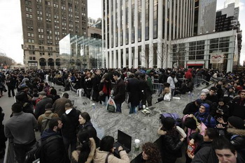 Две категории пользователей Apple. Фото с i-ipad.ru