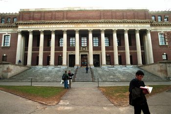 Университетская библиотека Кембриджа. Фото:  Darren McCollester/Newsmakers