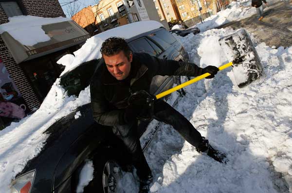 Занесенный снегом Нью-Йорк. Фото: Andrew Burton/Getty Images
