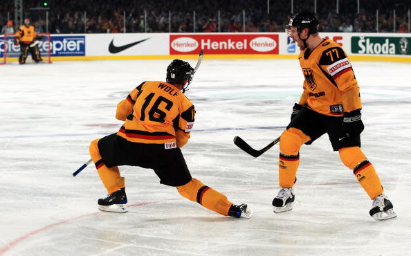 ЧМ-2010. На чемпионате мира по хоккею: сборная Германии - сборная США. Фоторепортаж. Фото: Christof KOEPSEL/Bongarts/Getty Images 