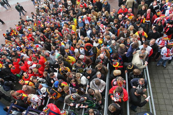 ЧМ-2010. На чемпионате мира по хоккею: сборная Германии - сборная США. Фоторепортаж. Фото: Christof KOEPSEL/Bongarts/Getty Images 