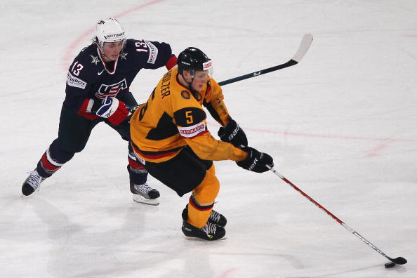 ЧМ-2010. На чемпионате мира по хоккею: сборная Германии - сборная США. Фоторепортаж. Фото: Christof KOEPSEL/Bongarts/Getty Images 