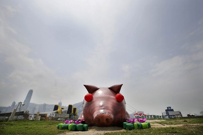 Выставка надувного искусства «Инфляция» открылась для публики 25 апреля в районе Западный Коулун в Гонконге. Фото: Jessica Hromas/Getty Images Выставка надувного искусства «Инфляция» открылась для публики 25 апреля в районе Западный Коулун в Гонконге. Фото: Jessica Hromas/Getty Images