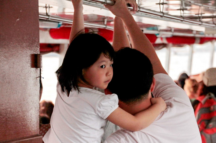 Пассажиры речного трамвая. Фото: Николай Карпов/Великая Эпоха (The Epoch Times)