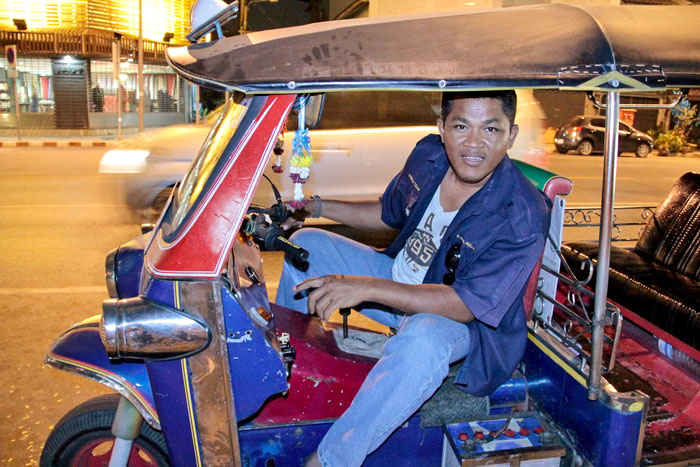 Водитель туктука. Фото: Николай Карпов/Великая Эпоха (The Epoch Times)