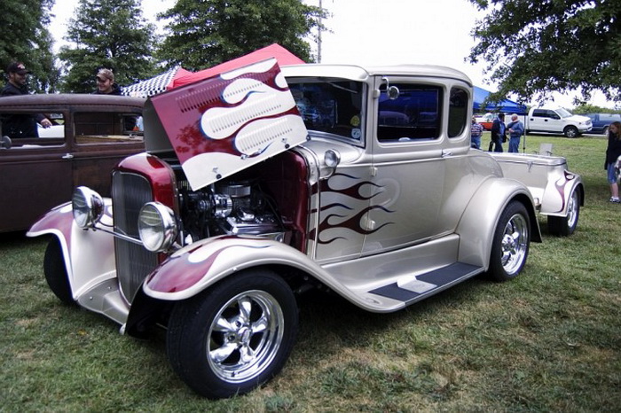 Хот-род классический Ford Model А купе 1931 года с прицепом. Владелец — Майк Уильямс. Оттава, штат Канзас, автошоу, 19 сентября 2008 года. Фото: Cat Rooney/Великая Эпоха (The Epoch Times)