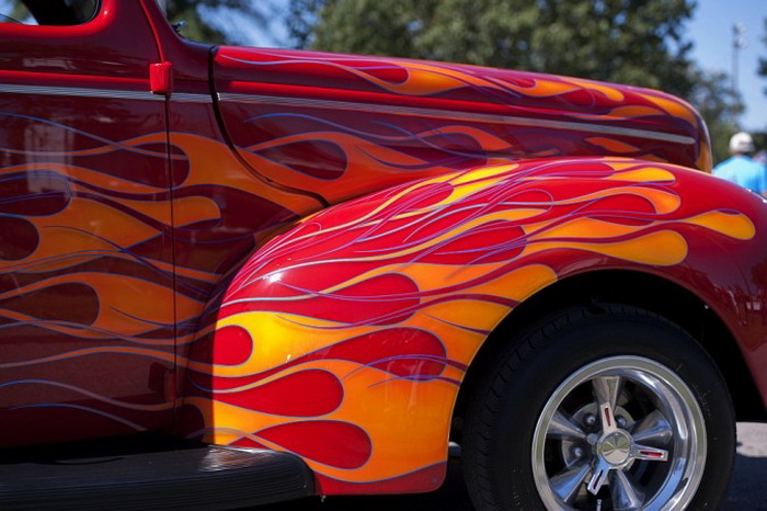 Нарисованные на хот-роде языки пламени. Фото: Cat Rooney/Великая Эпоха (The Epoch Times)