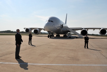 МАКС-2011 открывается в подмосковном Жуковском сегодня. Фото:DMITRY KOSTYUKOV/AFP/Getty Images 
