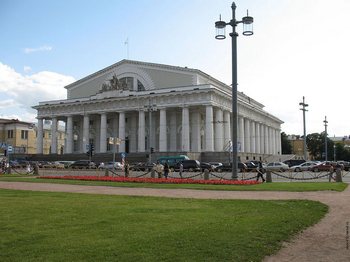 Здание Биржи в Петербурге меняет владельца. Фото с oboi-812.narod.ru Здание Биржи в Петербурге меняет владельца. Фото с oboi-812.narod.ru