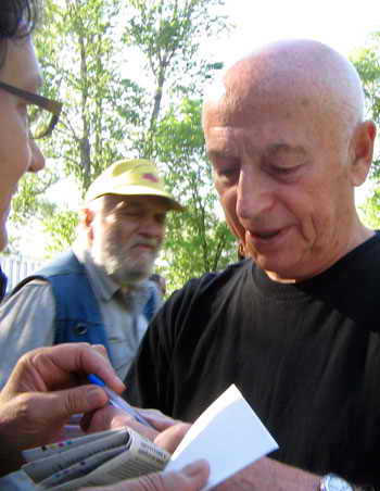 Александр Городницкий на Пушкинском празднике, Петербург, 2011 г. Фото: Татьяна Петрова/ВЭ Александр Городницкий на Пушкинском празднике, Петербург, 2011 г. Фото: Татьяна Петрова/ВЭ