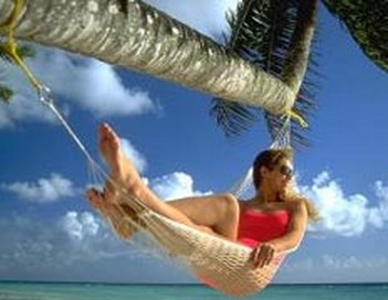 Примерно этим мы должны бы сейчас заниматься. Ну, или не заниматься. Ничем (фото boracayonline.com). Примерно этим мы должны бы сейчас заниматься. Ну, или не заниматься. Ничем (фото boracayonline.com).