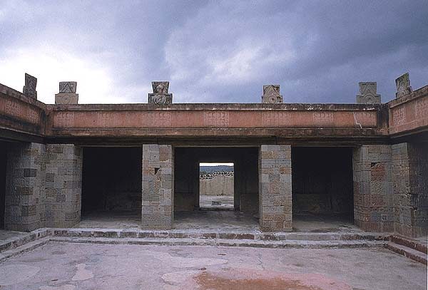 Исчезнувший город богов Теотиуакан. Фото с сайта lah.ru Исчезнувший город богов Теотиуакан. Фото с сайта lah.ru