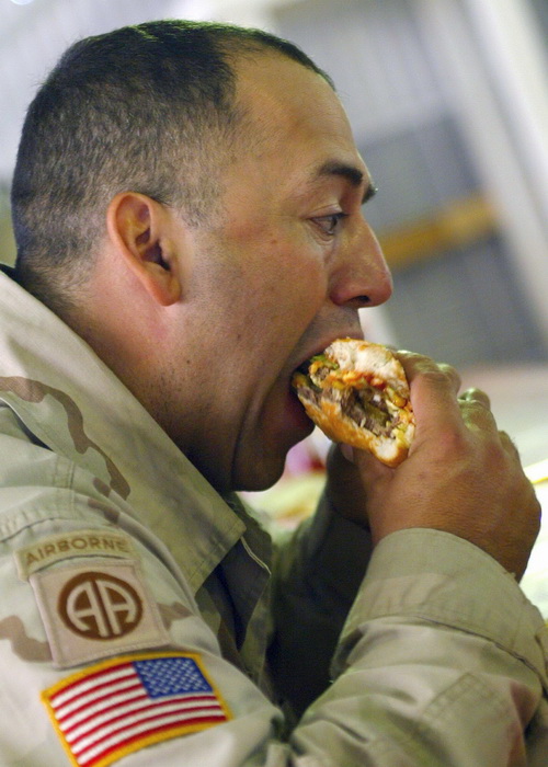 Во время Первой мировой войны гамбургеры называли &laquo;стейками свободы&raquo;. Фото: Mauricio Lima/AFP/Getty Images