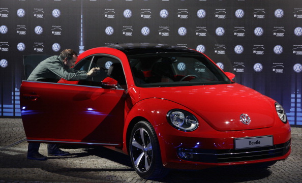 На заводе Volkswagen выпушен 10-миллионный автомобиль. Фоторепортаж об автомобилях седьмого поколения, выпускаемых компанией. Фото: Spencer Platt/ INGO WAGNER/AFP/Getty Images На заводе Volkswagen выпушен 10-миллионный автомобиль. Фоторепортаж об автомобилях седьмого поколения, выпускаемых компанией. Фото: Spencer Platt/ INGO WAGNER/AFP/Getty Images