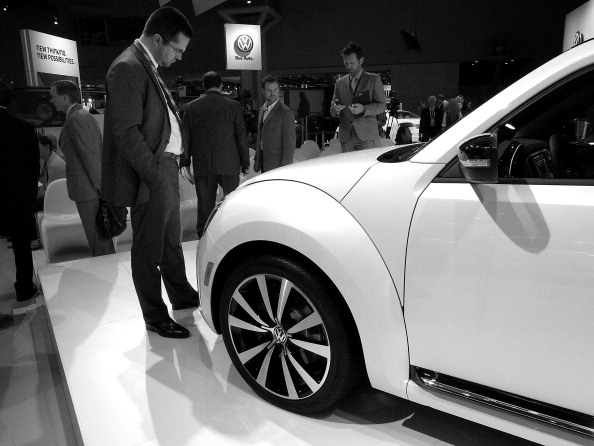 На заводе Volkswagen выпушен 10-миллионный автомобиль. Фоторепортаж об автомобилях седьмого поколения, выпускаемых компанией. Фото: Spencer Platt/ INGO WAGNER/AFP/Getty Images На заводе Volkswagen выпушен 10-миллионный автомобиль. Фоторепортаж об автомобилях седьмого поколения, выпускаемых компанией. Фото: Spencer Platt/ INGO WAGNER/AFP/Getty Images