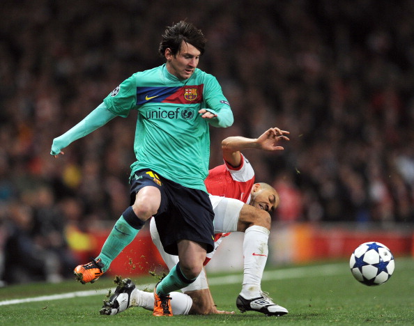 «Арсенал»  выиграл у  «Барселоны»  - 2:1 . Победный гол забил Андрей Аршавин. Фото: ADRIAN DENNIS/LLUIS GENE/AFP/Getty Images