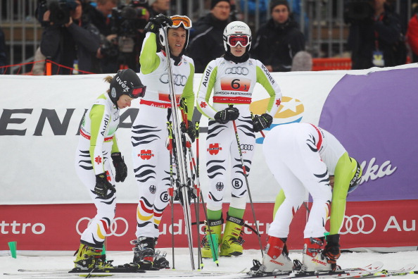 На чемпионате мира по горным лыжам (FIS) в командных соревнованиях Франция завоевала золотую медаль, Австрия -  серебряную медаль и  Швеция  -  бронзовую медаль. Фото: Christophe Pallot/Agence/Clive Mason/Lars Baron/Sandra Montanez/Bongarts/Getty Images