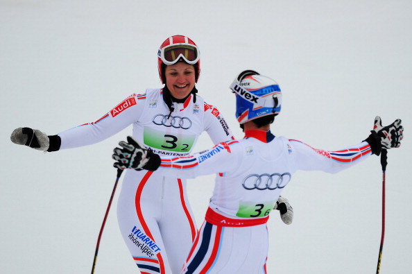 На чемпионате мира по горным лыжам (FIS) в командных соревнованиях Франция завоевала золотую медаль, Австрия -  серебряную медаль и  Швеция  -  бронзовую медаль. Фото: Christophe Pallot/Agence/Clive Mason/Lars Baron/Sandra Montanez/Bongarts/Getty Images