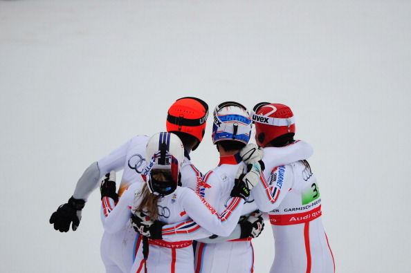 На чемпионате мира по горным лыжам (FIS) в командных соревнованиях Франция завоевала золотую медаль, Австрия -  серебряную медаль и  Швеция  -  бронзовую медаль. Фото: Christophe Pallot/Agence/Clive Mason/Lars Baron/Sandra Montanez/Bongarts/Getty Images