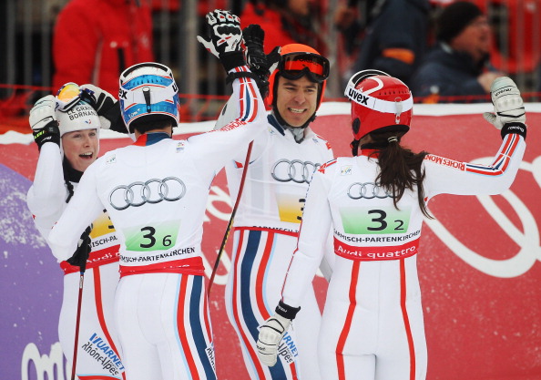 На чемпионате мира по горным лыжам (FIS) в командных соревнованиях Франция завоевала золотую медаль, Австрия -  серебряную медаль и  Швеция  -  бронзовую медаль. Фото: Christophe Pallot/Agence/Clive Mason/Lars Baron/Sandra Montanez/Bongarts/Getty Images