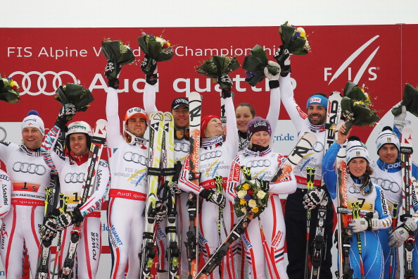 На чемпионате мира по горным лыжам (FIS) в командных соревнованиях Франция завоевала золотую медаль, Австрия -  серебряную медаль и  Швеция  -  бронзовую медаль. Фото: Christophe Pallot/Agence/Clive Mason/Lars Baron/Sandra Montanez/Bongarts/Getty Images