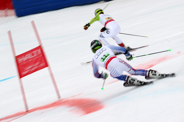 На чемпионате мира по горным лыжам (FIS) в командных соревнованиях Франция завоевала золотую медаль, Австрия -  серебряную медаль и  Швеция  -  бронзовую медаль. Фото: Christophe Pallot/Agence/Clive Mason/Lars Baron/Sandra Montanez/Bongarts/Getty Images