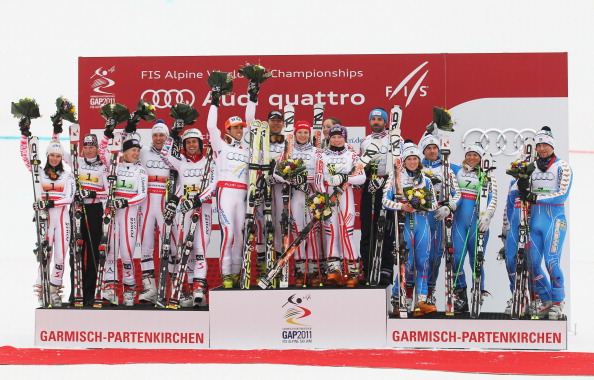 На чемпионате мира по горным лыжам (FIS) в командных соревнованиях Франция завоевала золотую медаль, Австрия -  серебряную медаль и  Швеция  -  бронзовую медаль. Фото: Christophe Pallot/Agence/Clive Mason/Lars Baron/Sandra Montanez/Bongarts/Getty Images