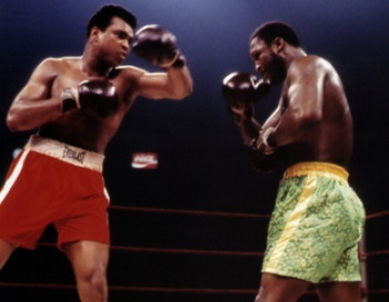 Джо Фрайзер (R) - Мохаммед Али (L). Фото с сайта boxing4life.ru