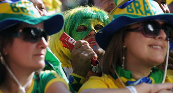 Бразилия - Кот-дИвуар. Фото: Gabriel BOUYS, Roberto SCHMIDT, Martin ROSE, Phil COLE, Pedro UGARTE/AFP/Getty Images
