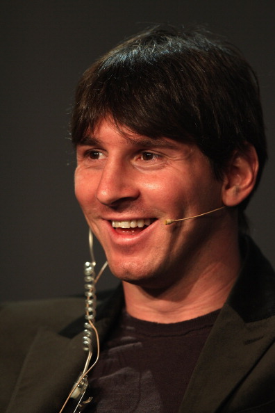 Месси получил Золотой мяч ФИФА, Моуринью признан лучшим тренером 2010 года. Фоторепортаж. FABRICE COFFRINI, MICHAEL STEELE, FRANCK FIFE/AFP/Getty Images