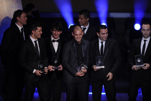 Месси получил Золотой мяч ФИФА, Моуринью признан лучшим тренером 2010 года. Фоторепортаж. FABRICE COFFRINI, MICHAEL STEELE, FRANCK FIFE/AFP/Getty Images