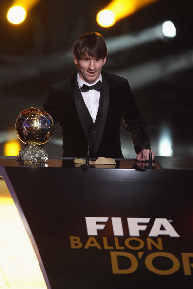 Месси получил Золотой мяч ФИФА, Моуринью признан лучшим тренером 2010 года. Фоторепортаж. FABRICE COFFRINI, MICHAEL STEELE, FRANCK FIFE/AFP/Getty Images
