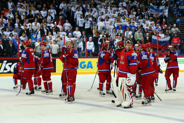 Второе поражение подряд потерпела сборная России на Чемпионате мира в Хельсинки, проиграли финской сборной  со счётом 2:3. Фото: Martin Rose/Bongarts/Getty Images