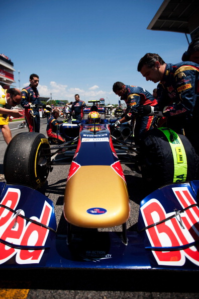 Renault и McLaren в автогонках Формулы-1 заняли призовые места. Фоторепортаж из Барселоны. Фото: Paul Gilham/Vladimir Rys/Mark Thompson/ DIMITAR DILKOFF/AFP/Getty Images Renault и McLaren в автогонках Формулы-1 заняли призовые места. Фоторепортаж из Барселоны. Фото: Paul Gilham/Vladimir Rys/Mark Thompson/ DIMITAR DILKOFF/AFP/Getty Images