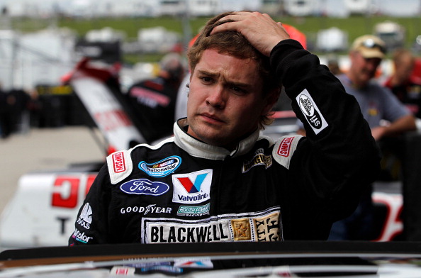 Автомобили Ford и Dodge победили на авторалли NASCAR. Фоторепортаж со скоростной трассы штата Айовы. Фото: Tom Pennington/Getty Images for NASCAR Автомобили Ford и Dodge победили на авторалли NASCAR. Фоторепортаж со скоростной трассы штата Айовы. Фото: Tom Pennington/Getty Images for NASCAR