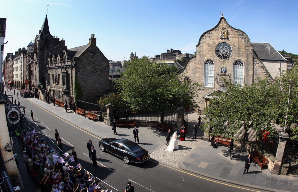 Фоторепортаж о свадьбе внучки королевы Елизаветы II Зары Филиппс. Фото: Chris Jackson PT /Jeff J Mitchell/Getty Images Фоторепортаж о свадьбе внучки королевы Елизаветы II Зары Филиппс. Фото: Chris Jackson PT /Jeff J Mitchell/Getty Images