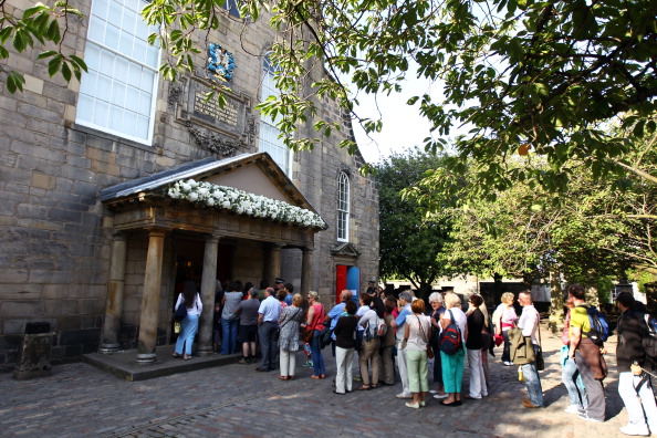 Фоторепортаж о свадьбе внучки королевы Елизаветы II Зары Филиппс. Фото: Chris Jackson PT /Jeff J Mitchell/Getty Images Фоторепортаж о свадьбе внучки королевы Елизаветы II Зары Филиппс. Фото: Chris Jackson PT /Jeff J Mitchell/Getty Images