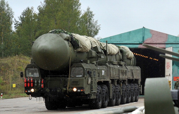 РС-24 «Ярс» - засекреченный ракетный комплекс, был продемонстрирован в Тейковском гарнизоне. Фото: ANDREY SMIRNOV/AFP/Getty Images