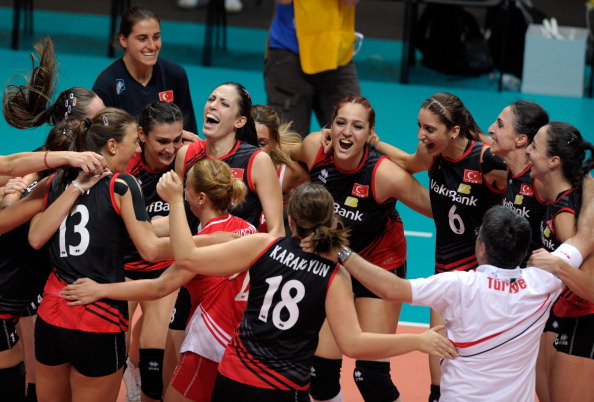 Женская сборная России по волейболу проиграла Турции и вышла из чемпионата. Фоторепортаж с матча. Фото: Claudio Villa/Getty Images