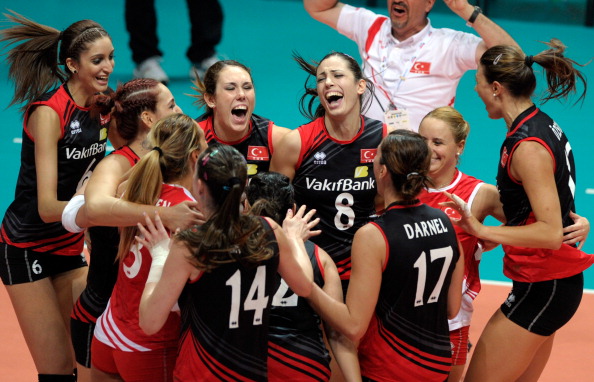 Женская сборная России по волейболу проиграла Турции и вышла из чемпионата. Фоторепортаж с матча. Фото: Claudio Villa/Getty Images