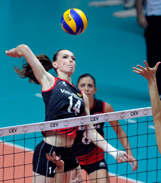 Женская сборная России по волейболу проиграла Турции и вышла из чемпионата. Фоторепортаж с матча. Фото: Claudio Villa/Getty Images