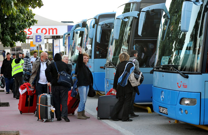 Следует осторожно относиться к местным жителям, стараясь не вступать в конфликты в клубах или на улицах. Фото: Getty Images