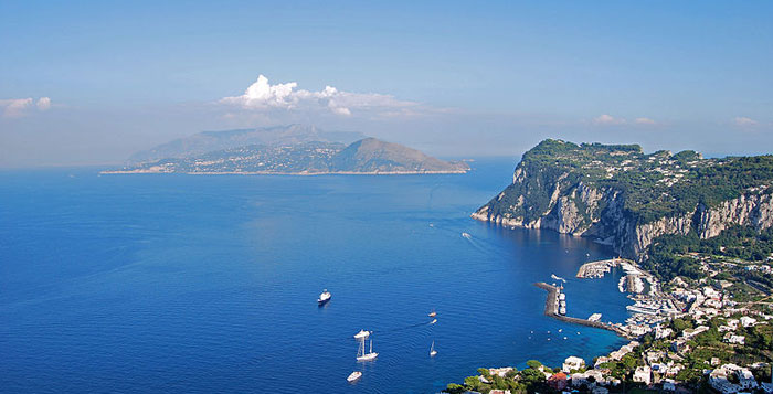 Анакапри — город в Италии на острове Капри. Фото: Elenagm/commons.wikimedia.org