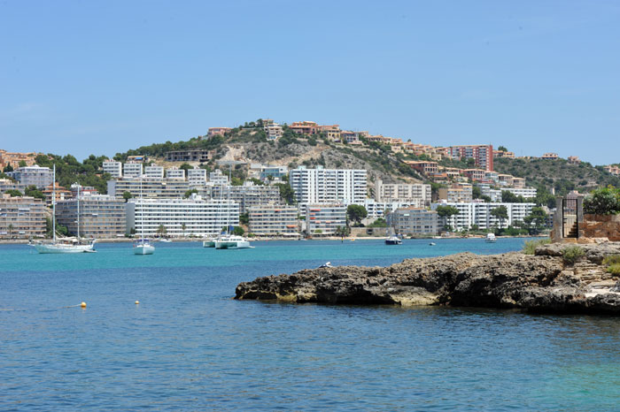 Санта Понса имеет славу спокойного курорта для туристов среднего возраста. Фото: Sascha Baumann/Getty Images