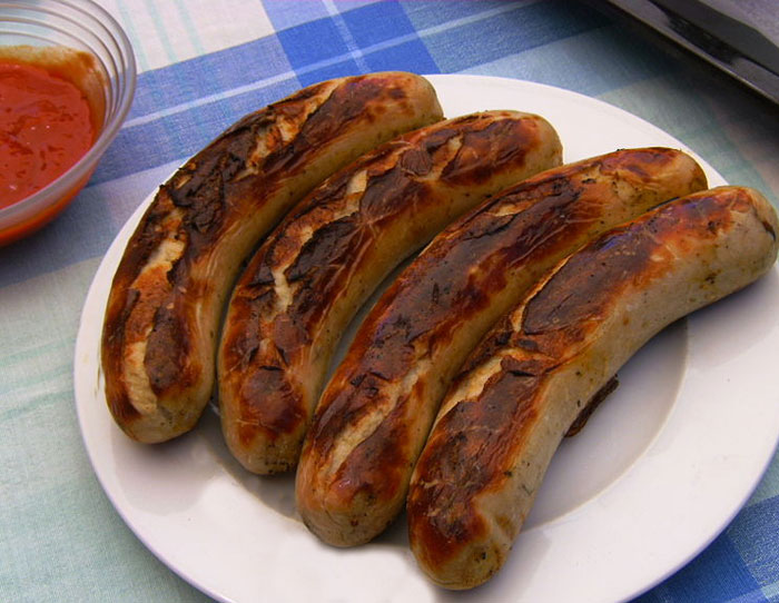 Жареные колбаски. Фото: Зенит/commons.wikimedia.org