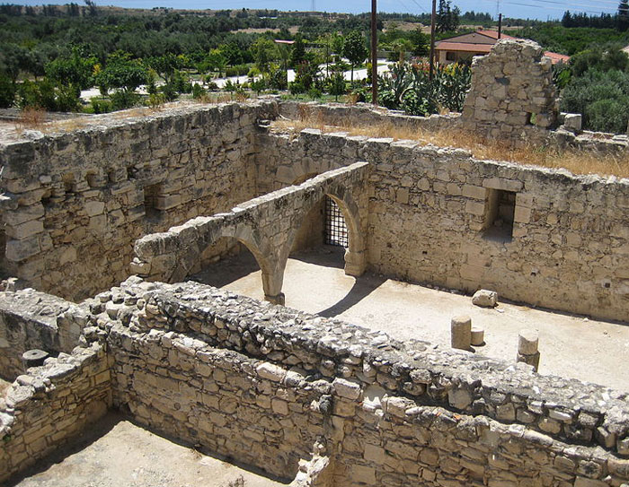 Руины замка Колосси — средневековый замок на южном берегу Кипра. Фото: SashaCoachman/commons.wikimedia.org