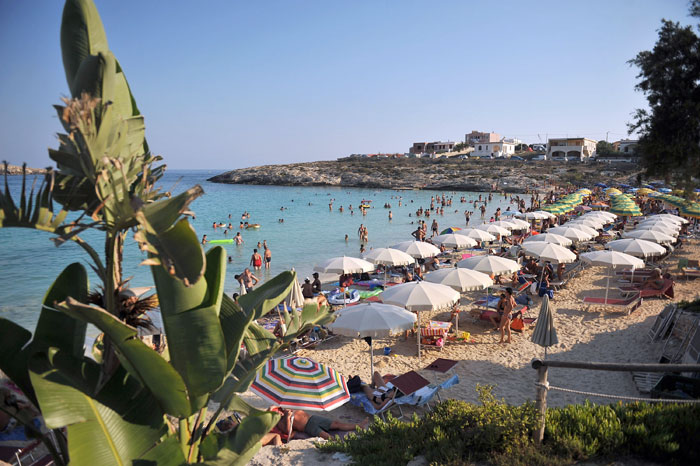 Лампедуза — небольшой итальянский вулканический остров в Средиземном море, Италия. Фото: Tullio M. Puglia/Getty Images